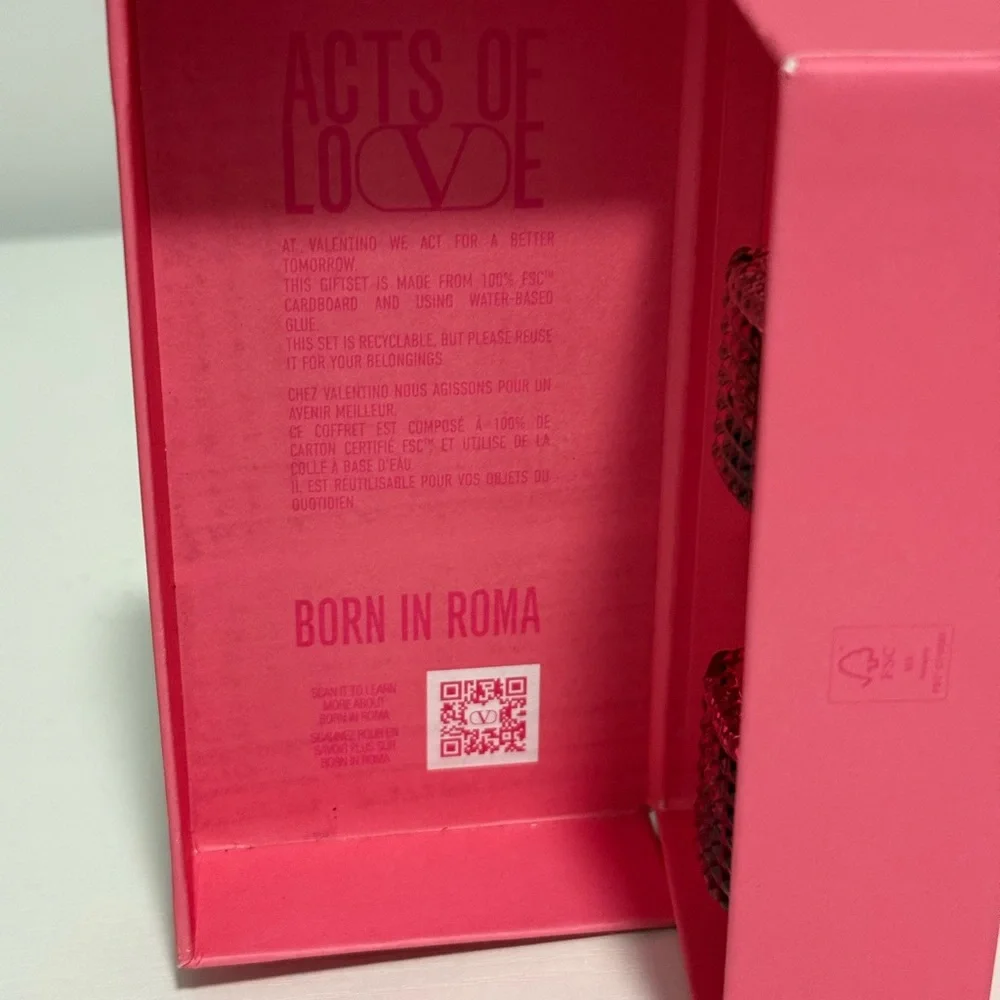 Valentino Pink Born in Roma Perfume Box - Picture 4 of 6